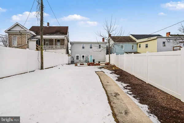 $249,900 | 14 Hanover Street, New Oxford, PA 17350