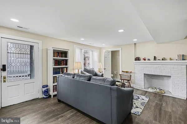 $249,900 | 14 Hanover Street, New Oxford, PA 17350