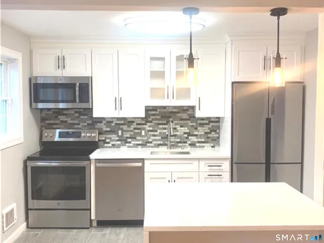 $3,000 | 1283 Hope Street, Unit 3, Stamford, CT 06907