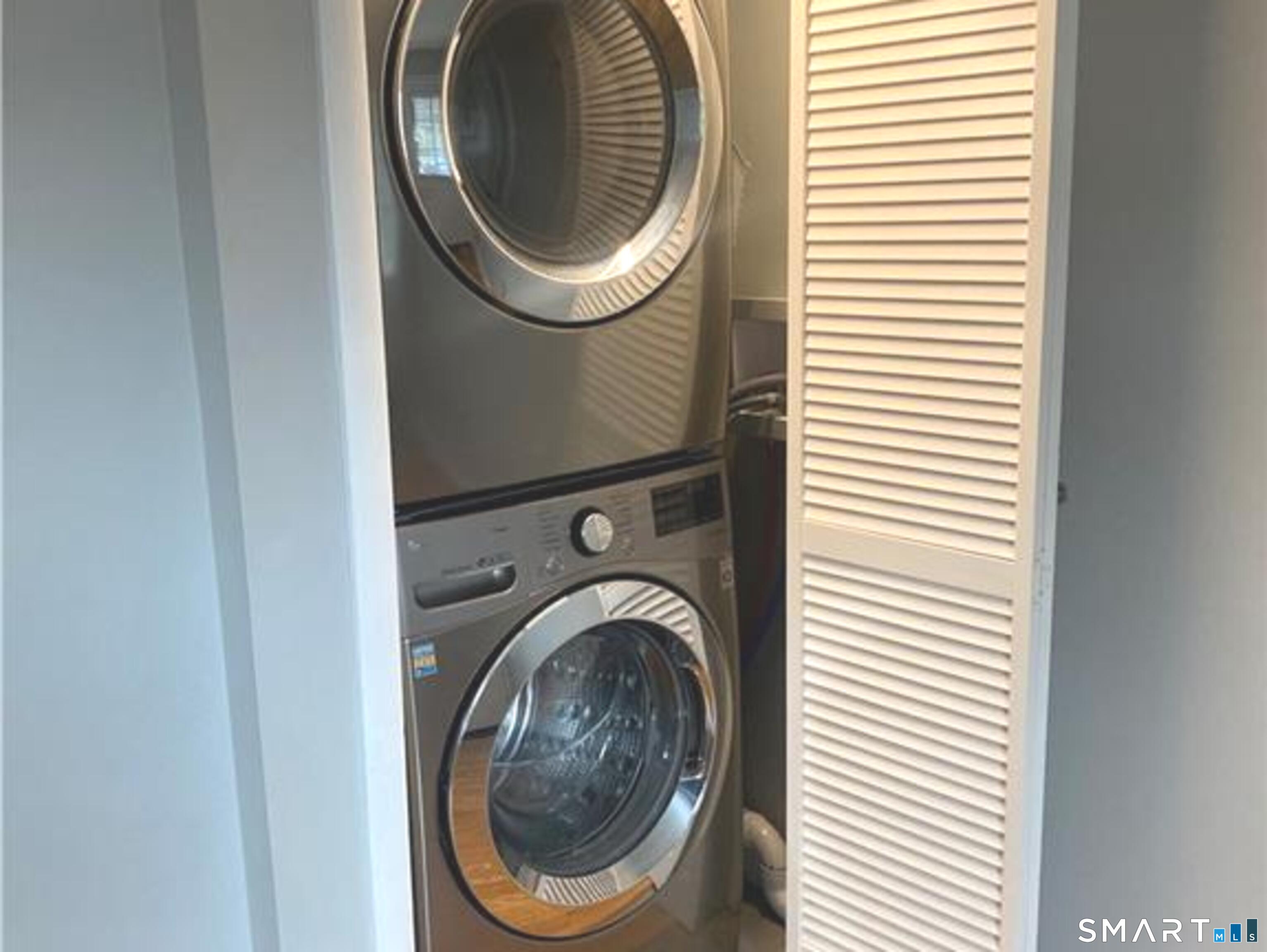 1283 Hope Street, Unit 3 Stamford, CT 06907 - Photo 6 of 15