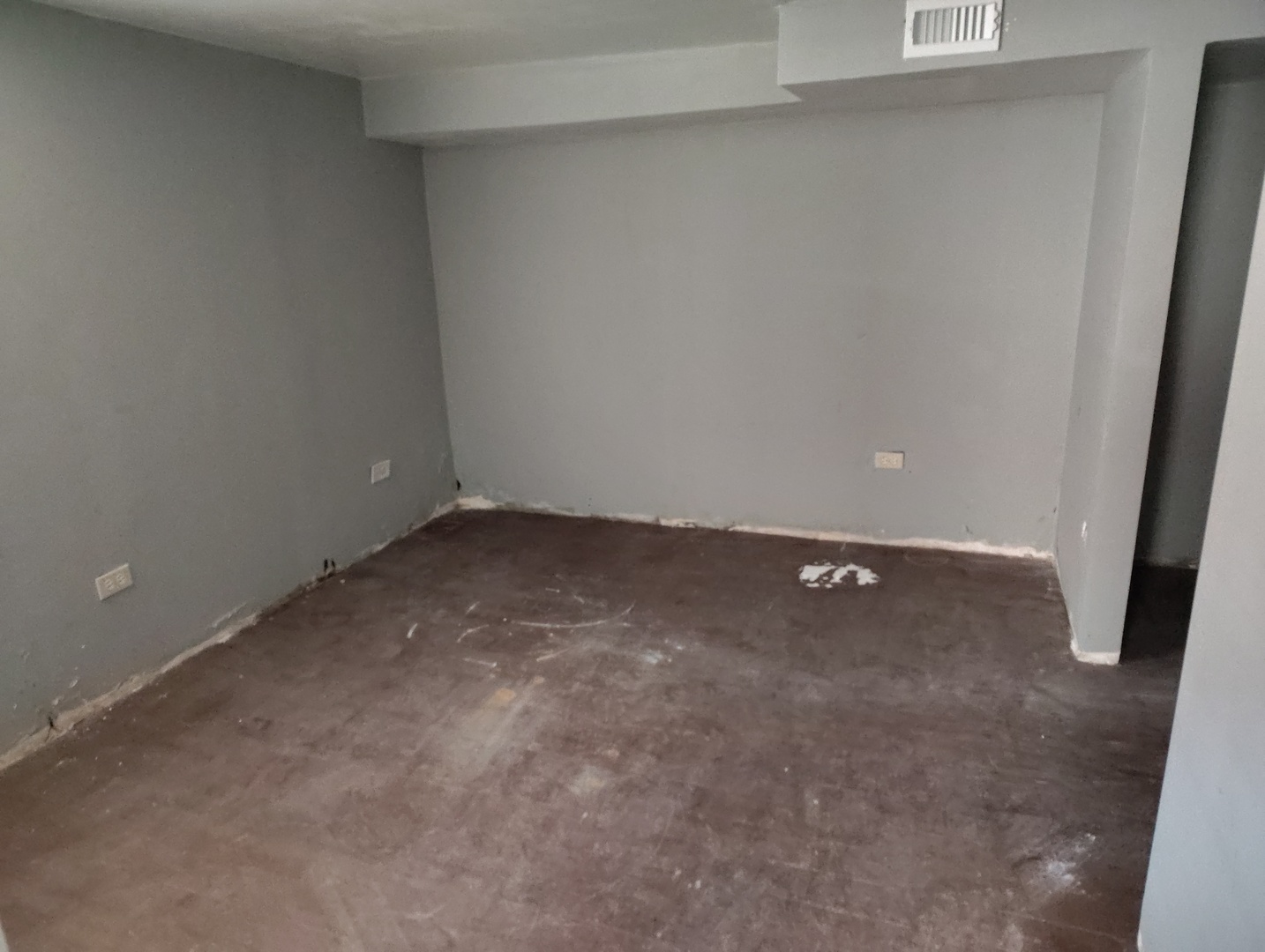 5541 West Grace Street Chicago, IL 60641 - Photo 13 of 26 a view of room