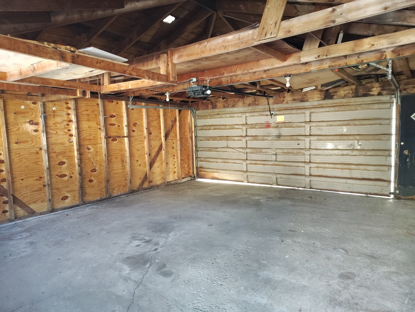 5541 West Grace Street Chicago, IL 60641 - Photo 26 of 26 a view of a room with storage