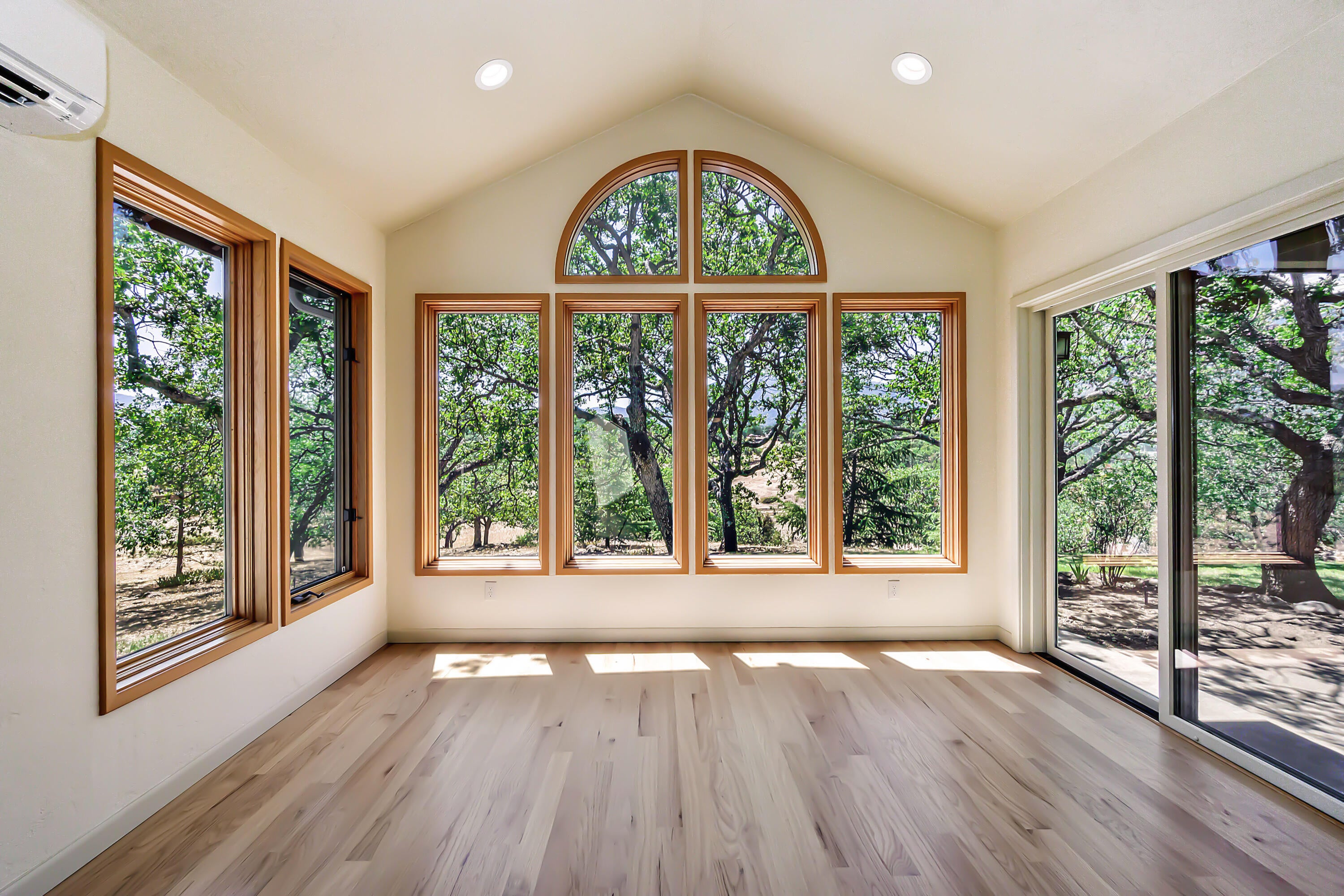 11099 Corp Ranch Road Ashland, OR 97520 - Photo 13 of 44 11