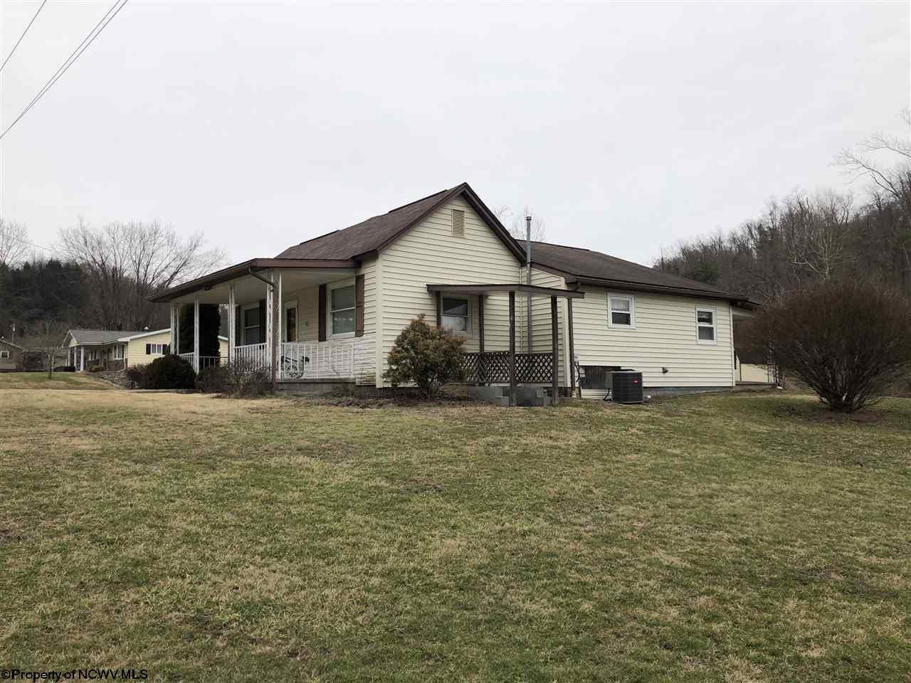 185 Holbert Road Fairmont, WV 26554 - Photo 2 of 20 Gallery Image 2