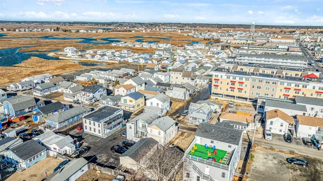 $479,900 | 7 Perkins Avenue, Hampton, NH 03842