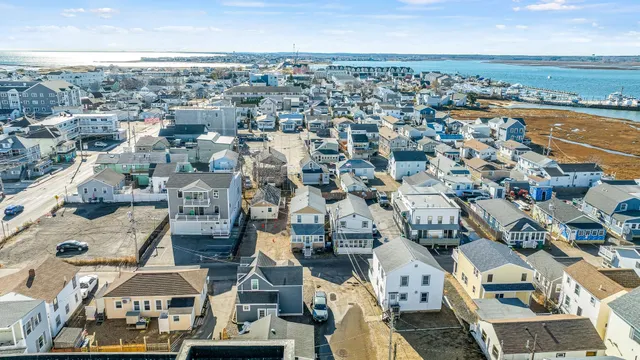 $479,900 | 7 Perkins Avenue, Hampton, NH 03842