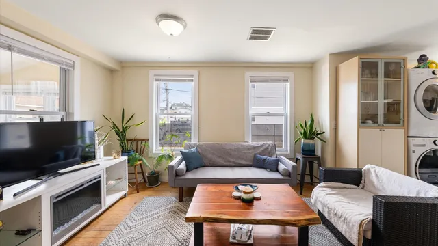 $479,900 | 7 Perkins Avenue, Hampton, NH 03842