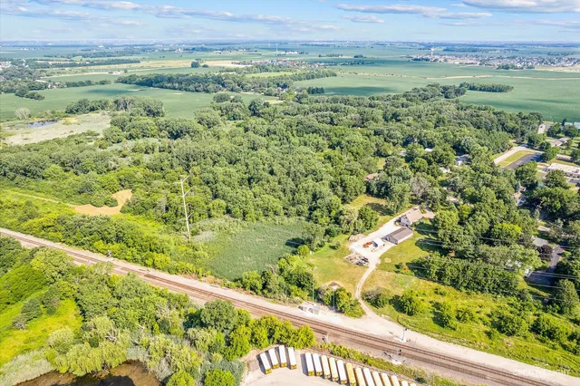 $129,900 | 14 Hunter Lane, Bristol, IL 60512