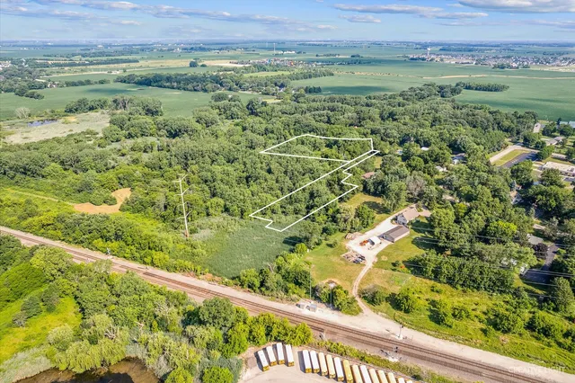 $129,900 | 14 Hunter Lane, Bristol, IL 60512