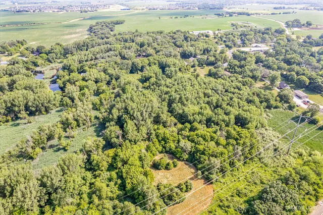 $129,900 | 14 Hunter Lane, Bristol, IL 60512