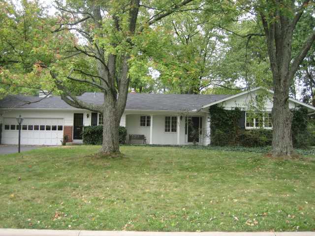 3869 Chevington Road Columbus, OH 43220 - Photo 2 of 11