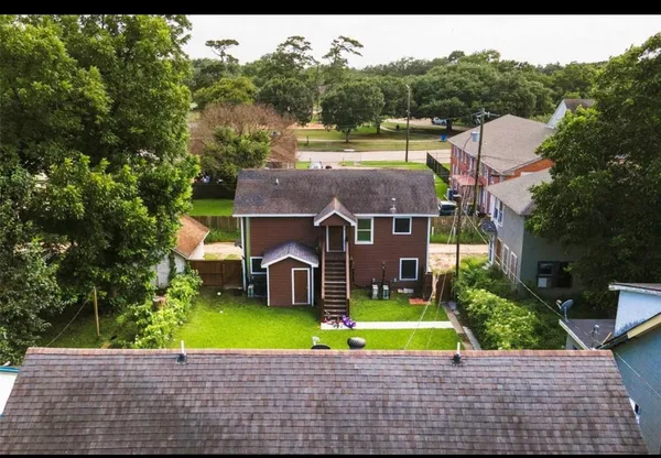 $995 | 2721 B Virginia Street, Baytown, TX 77520