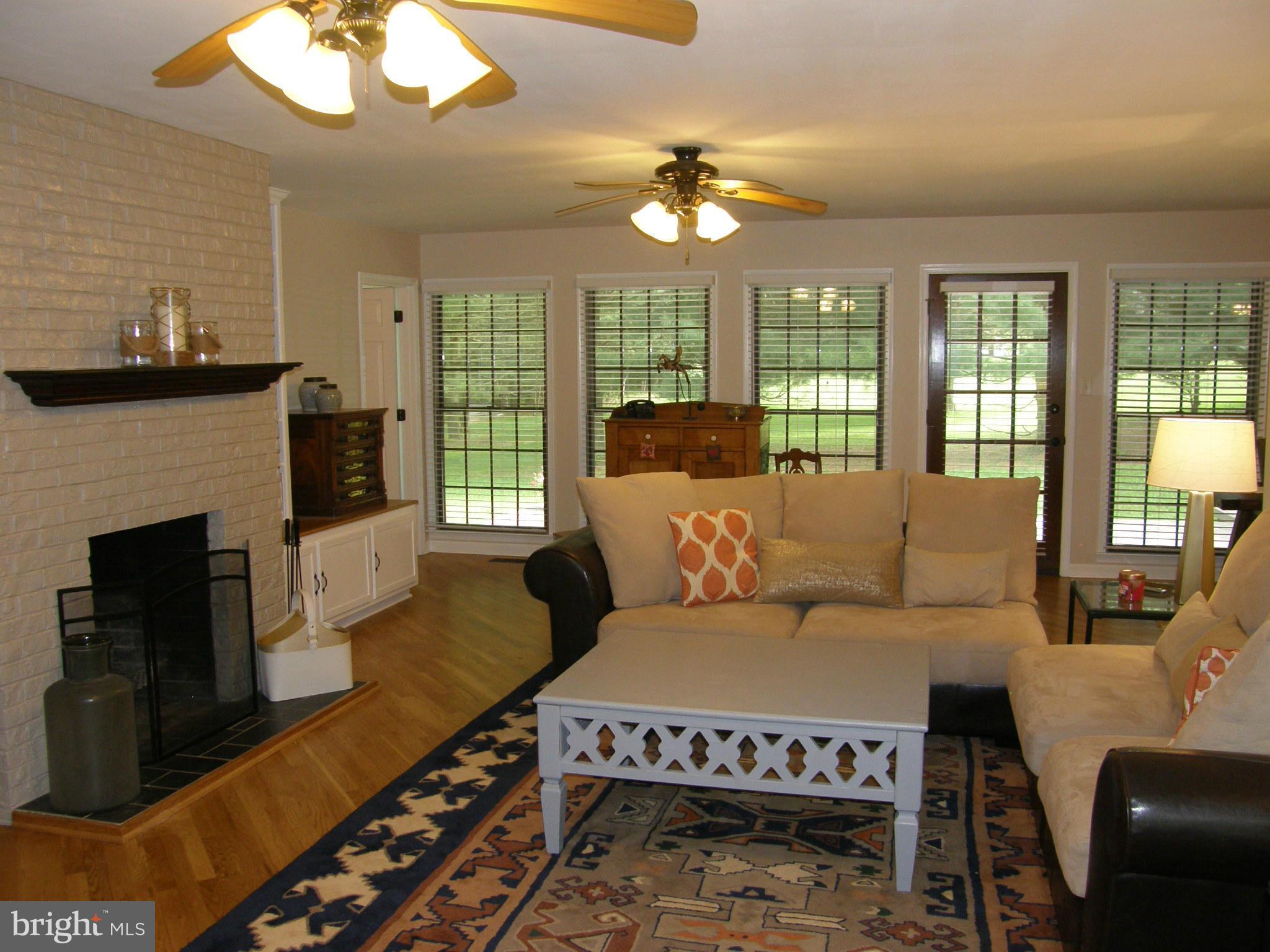 11025 Mountain Run Lake Road Culpeper, VA 22701 - Photo 8 of 30 Living Room