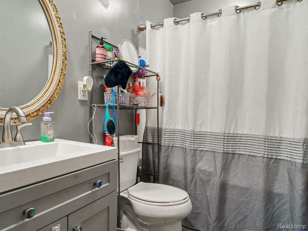 5082 Center Road Flint, MI 48506 - Photo 17 of 21 Gallery Image 17