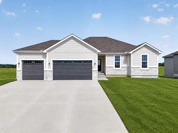 $415,000 | 511 South Callie Road, Bates City, MO 64011
