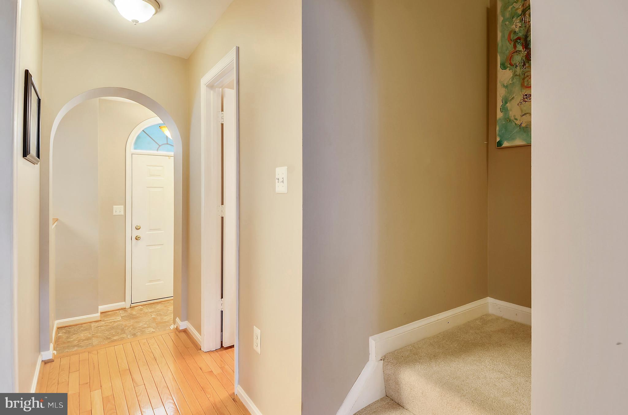 2506-5 Five Shillings Road Frederick, MD 21701 - Photo 3 of 27 ENTRANCE FOYER