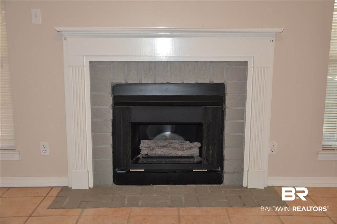 7090 Highpointe Place West Daphne, AL 36527 - Photo 9 of 42 Located in the Great Room.
