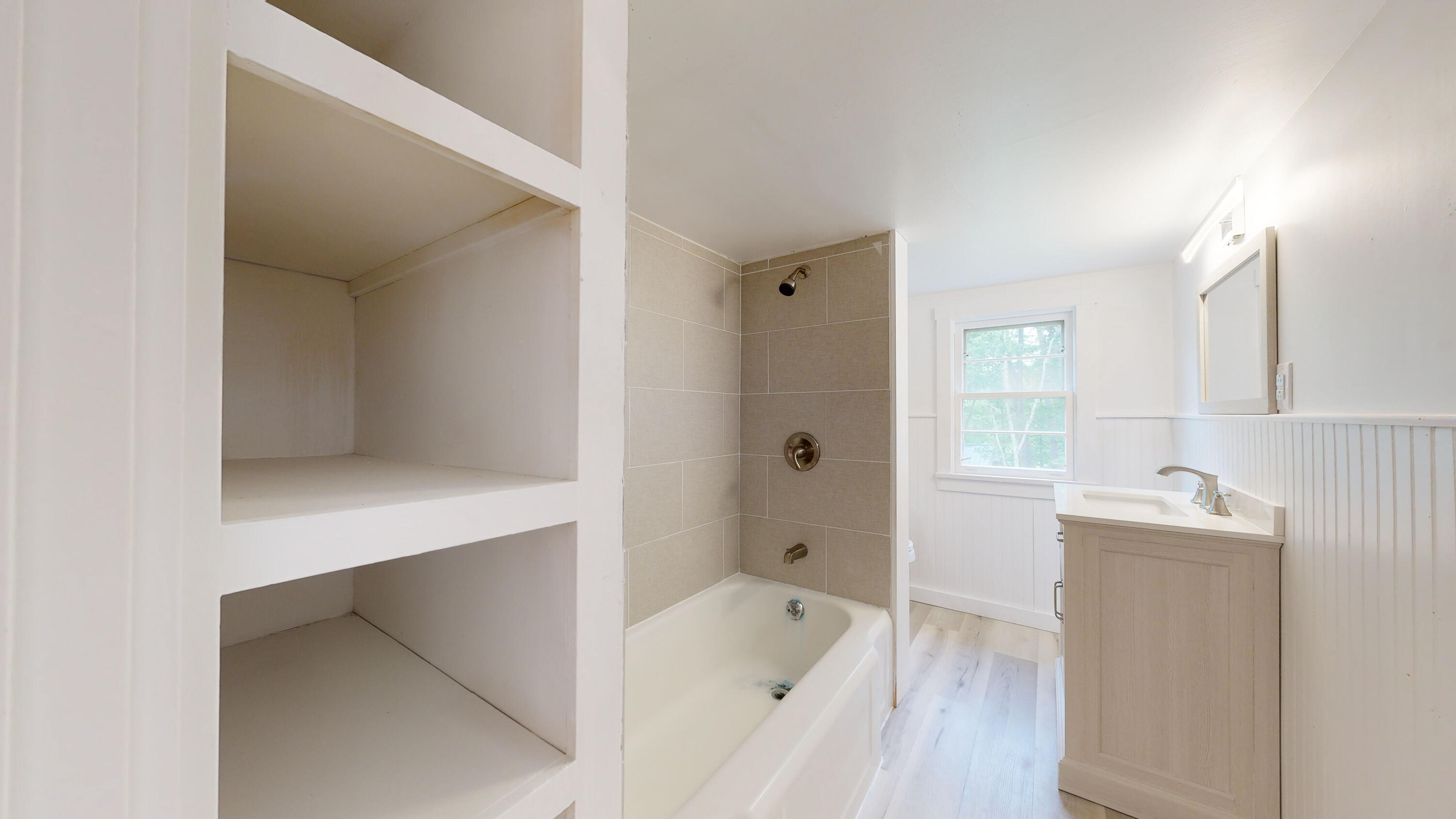 1675 Old Augusta Road Waldoboro, ME 04572 - Photo 38 of 51 2nd Floor Bathroom