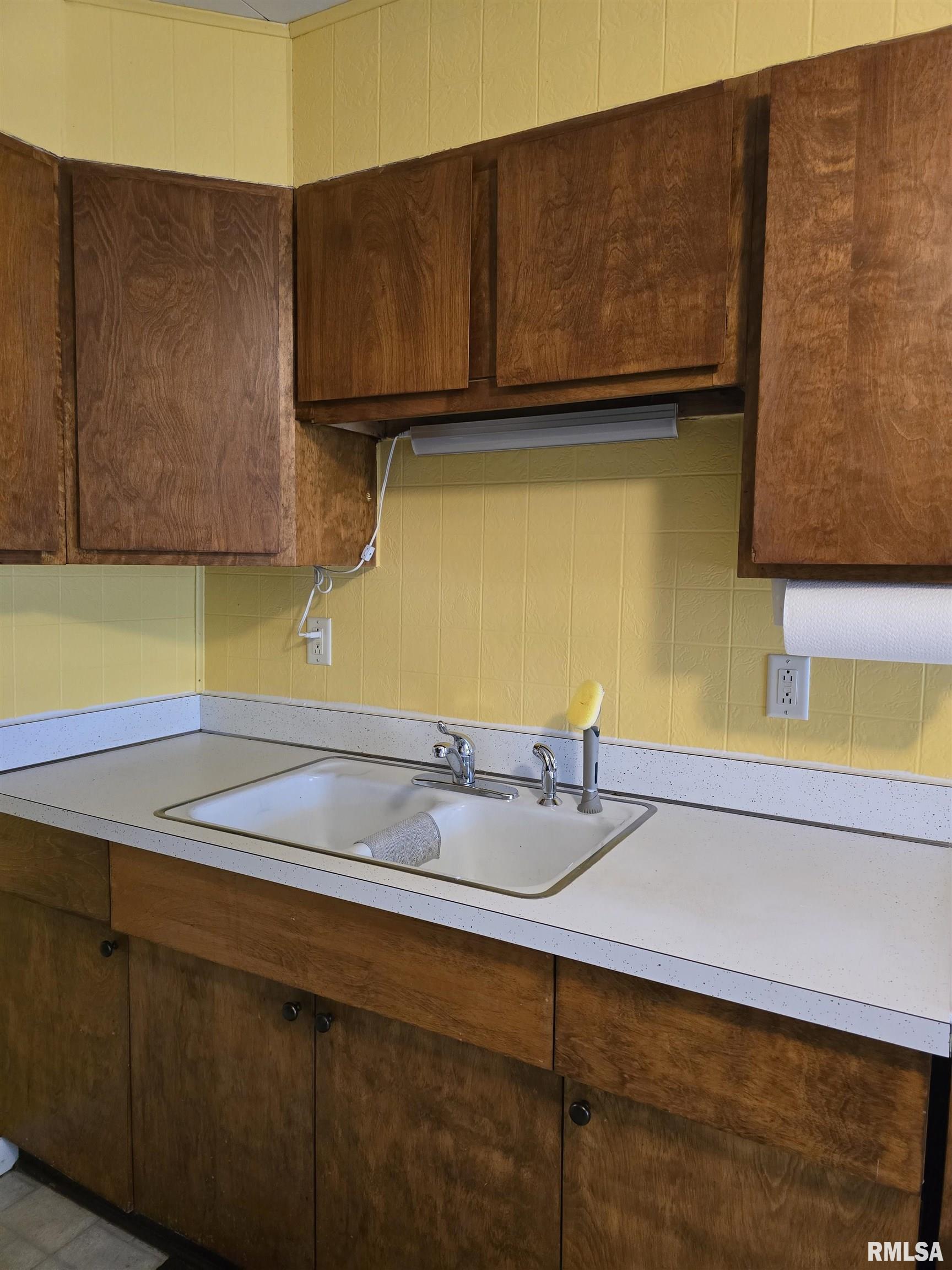 746 North 7th Avenue Canton, IL 61520 - Photo 11 of 48