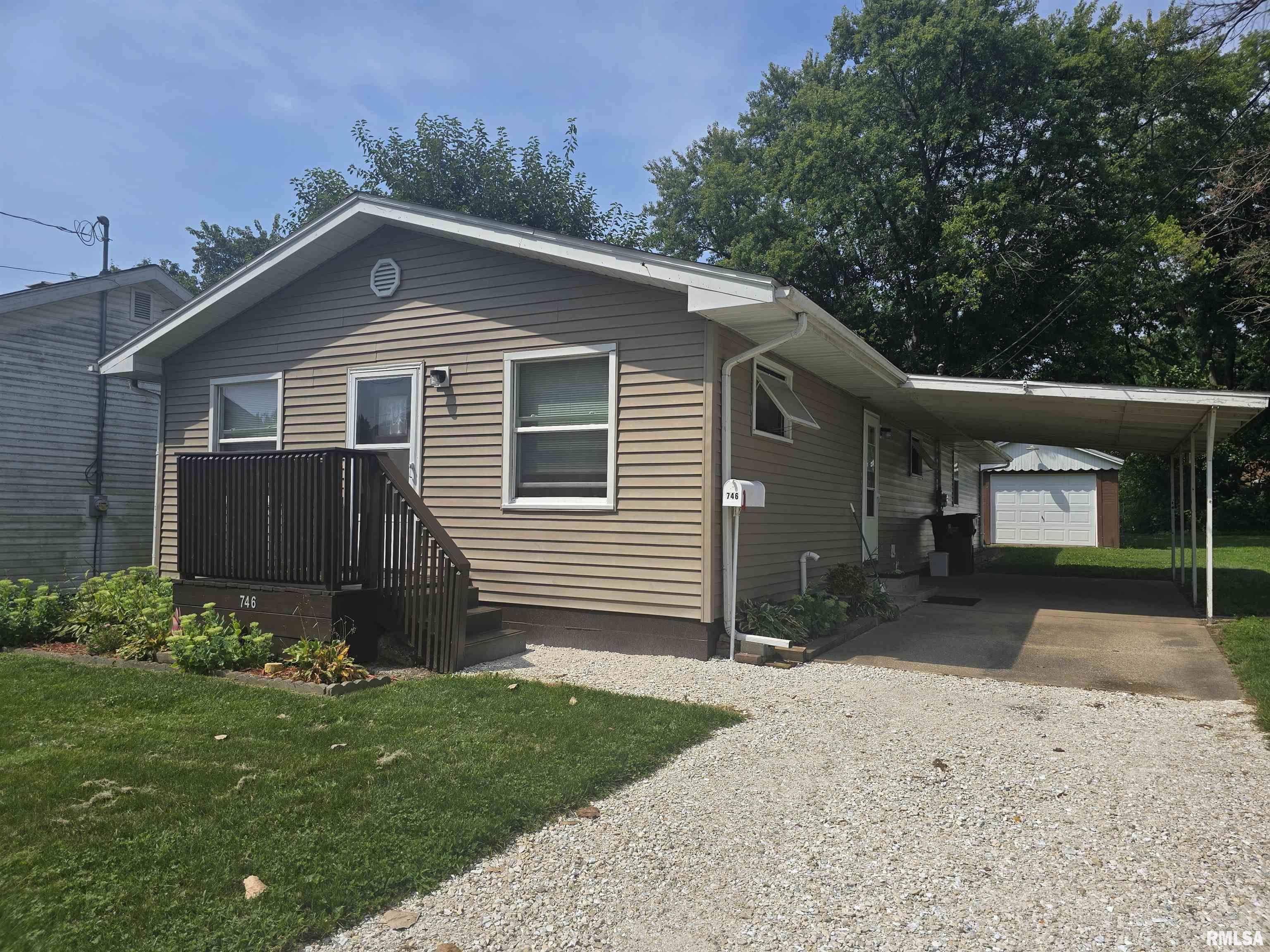 746 North 7th Avenue Canton, IL 61520 - Photo 2 of 48