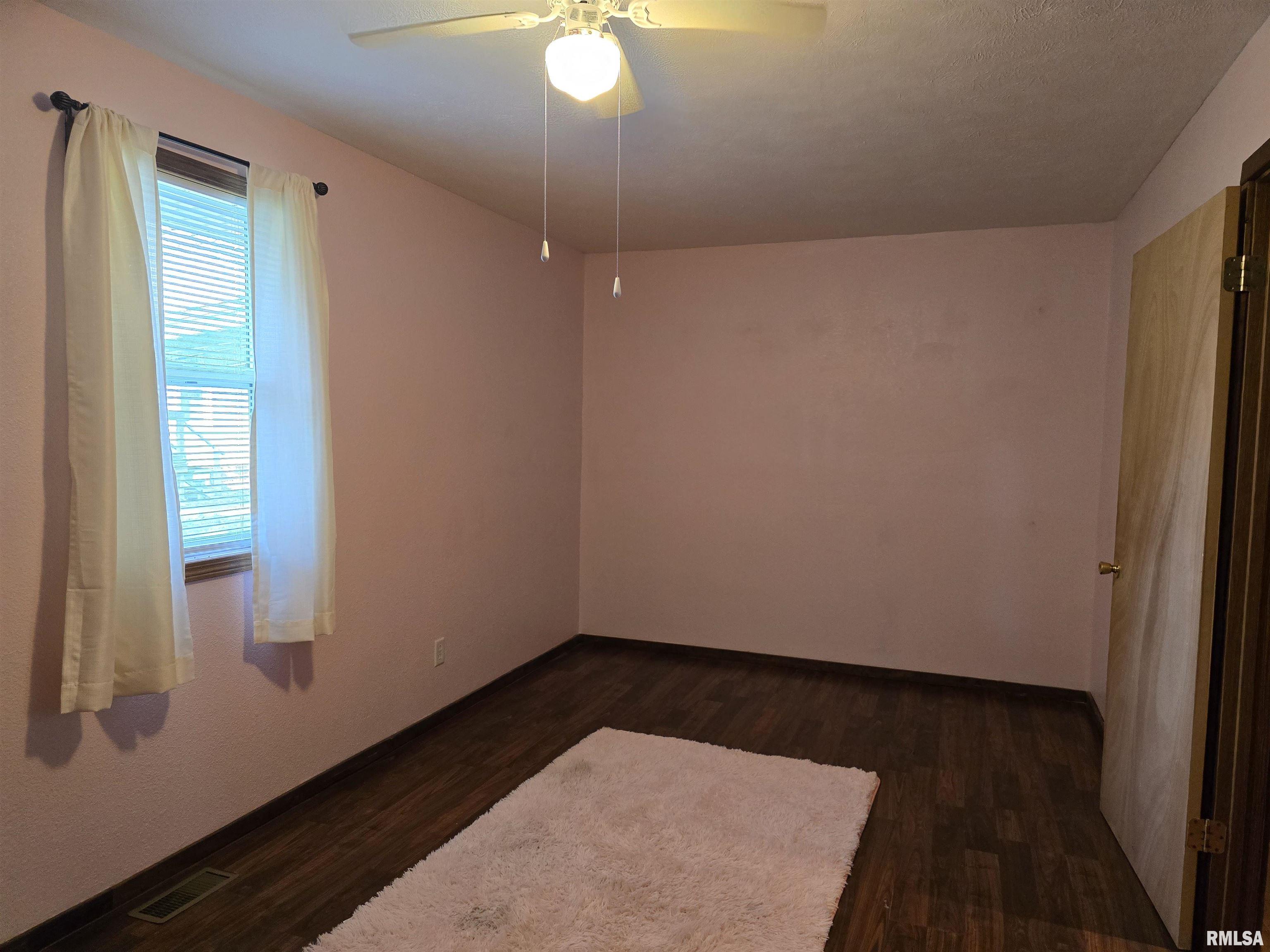 746 North 7th Avenue Canton, IL 61520 - Photo 25 of 48