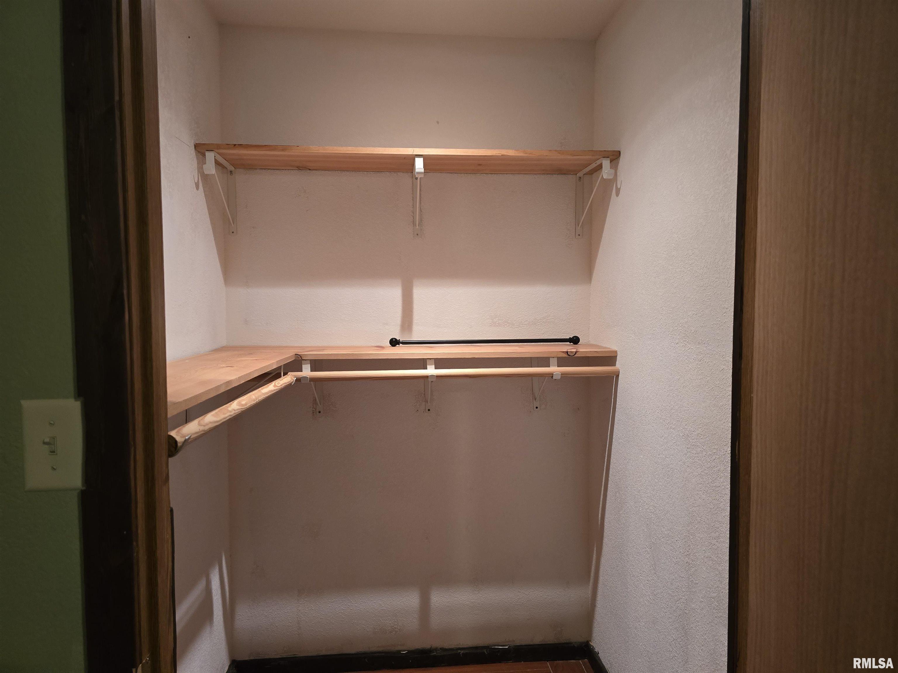 746 North 7th Avenue Canton, IL 61520 - Photo 31 of 48