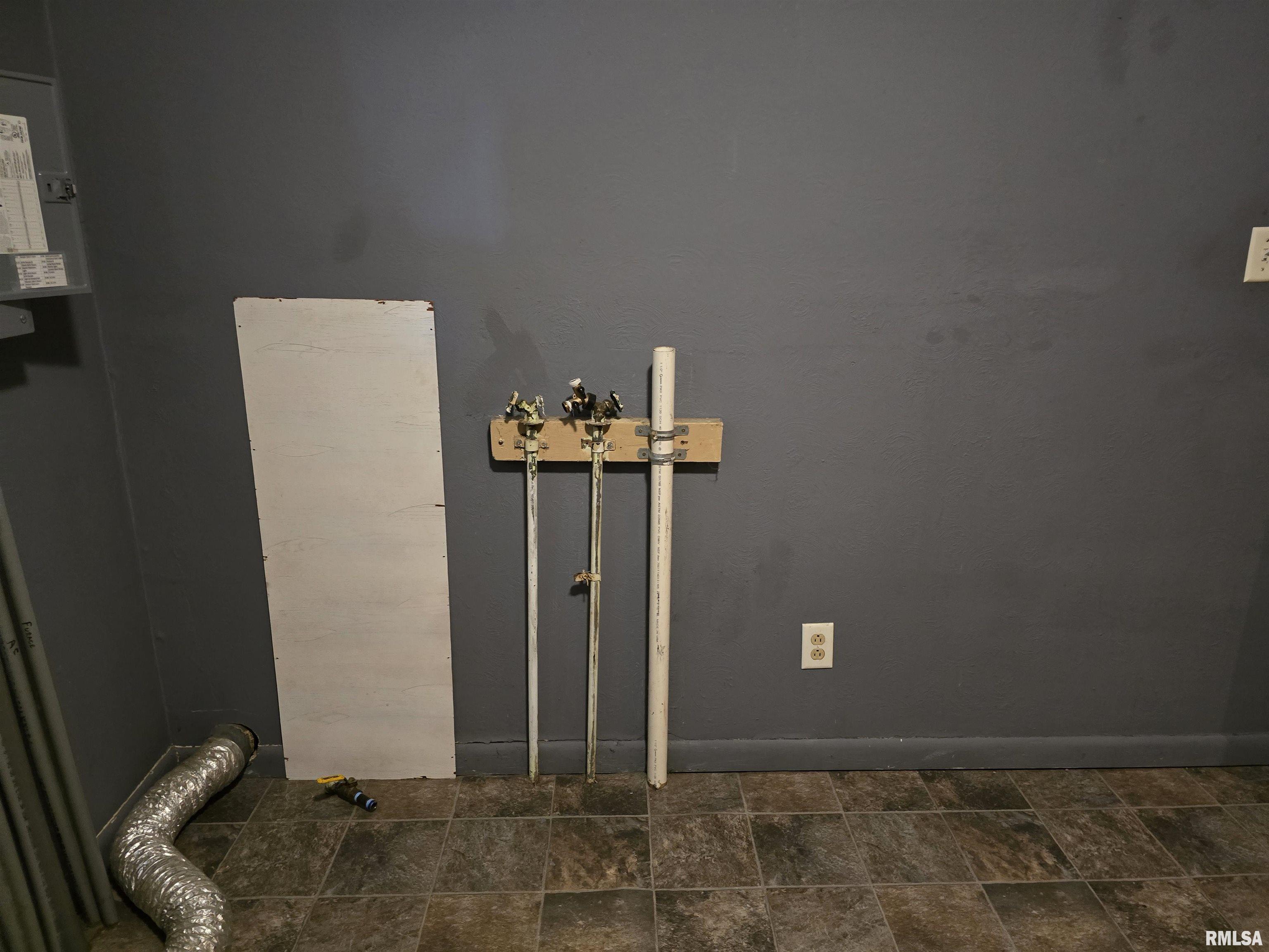 746 North 7th Avenue Canton, IL 61520 - Photo 36 of 48