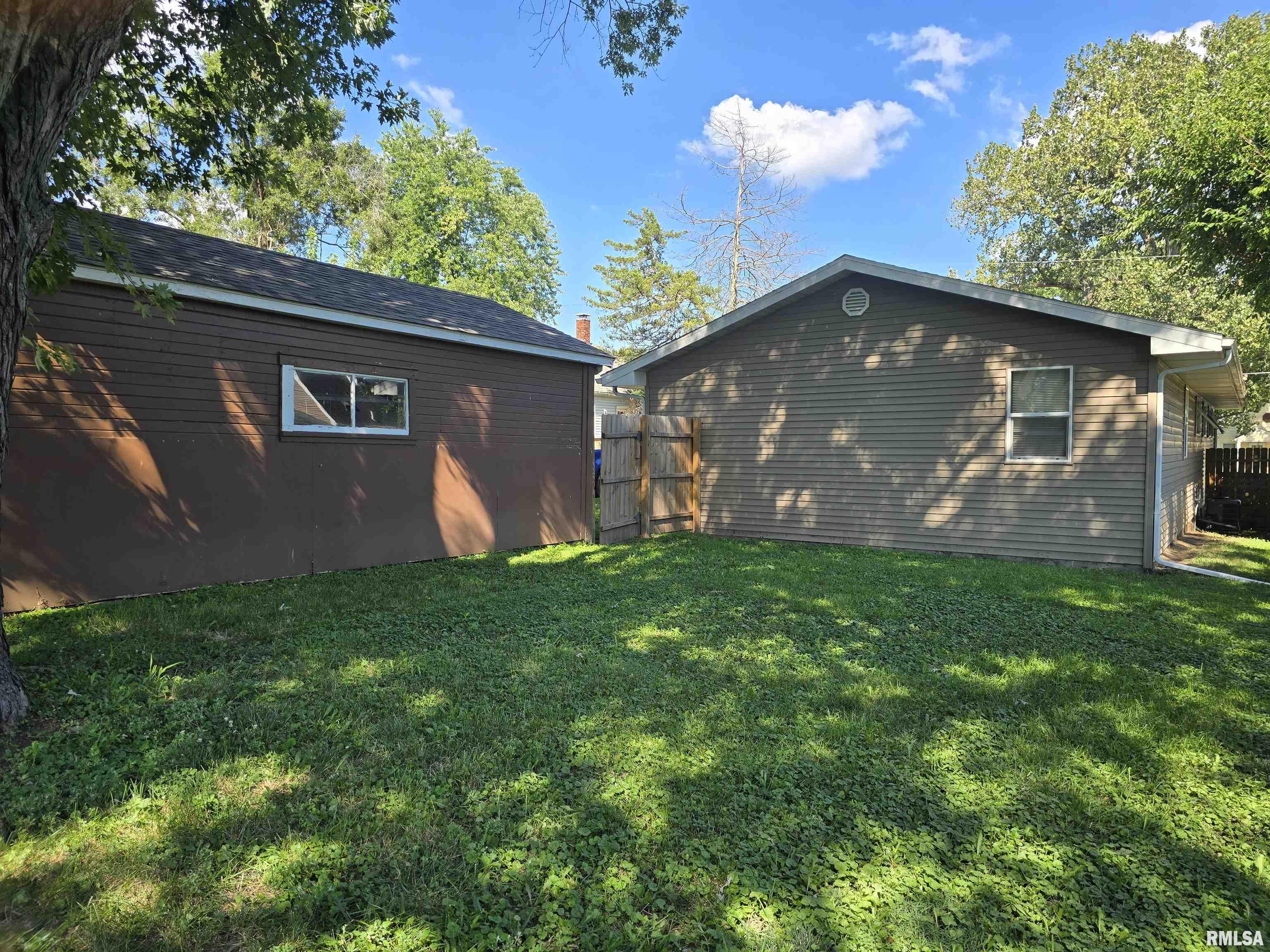 746 North 7th Avenue Canton, IL 61520 - Photo 41 of 48