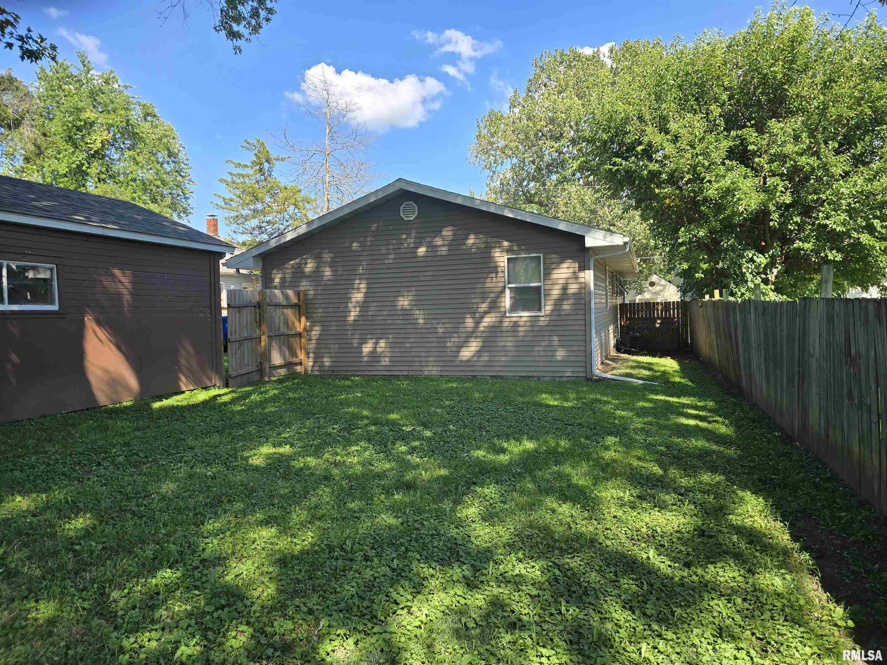 746 North 7th Avenue Canton, IL 61520 - Photo 45 of 48