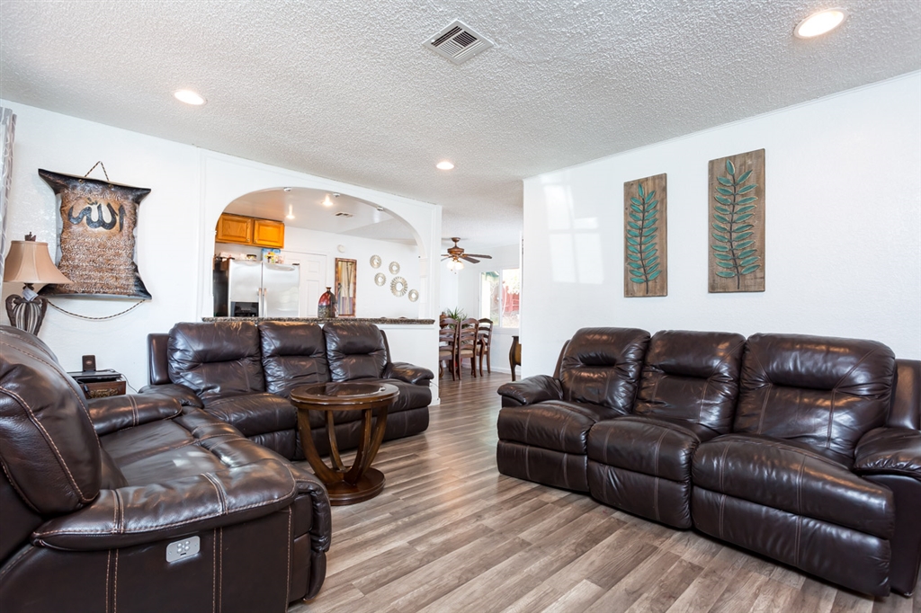 9464 Mandeville Road Santee, CA 92071 - Photo 4 of 25