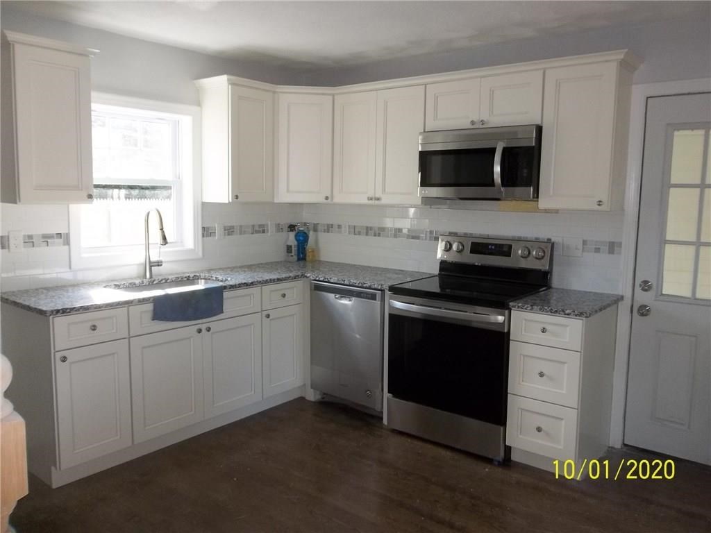 82 Strawberry Field Road Warwick, RI 02886 - Photo 2 of 14 Gallery Image 2