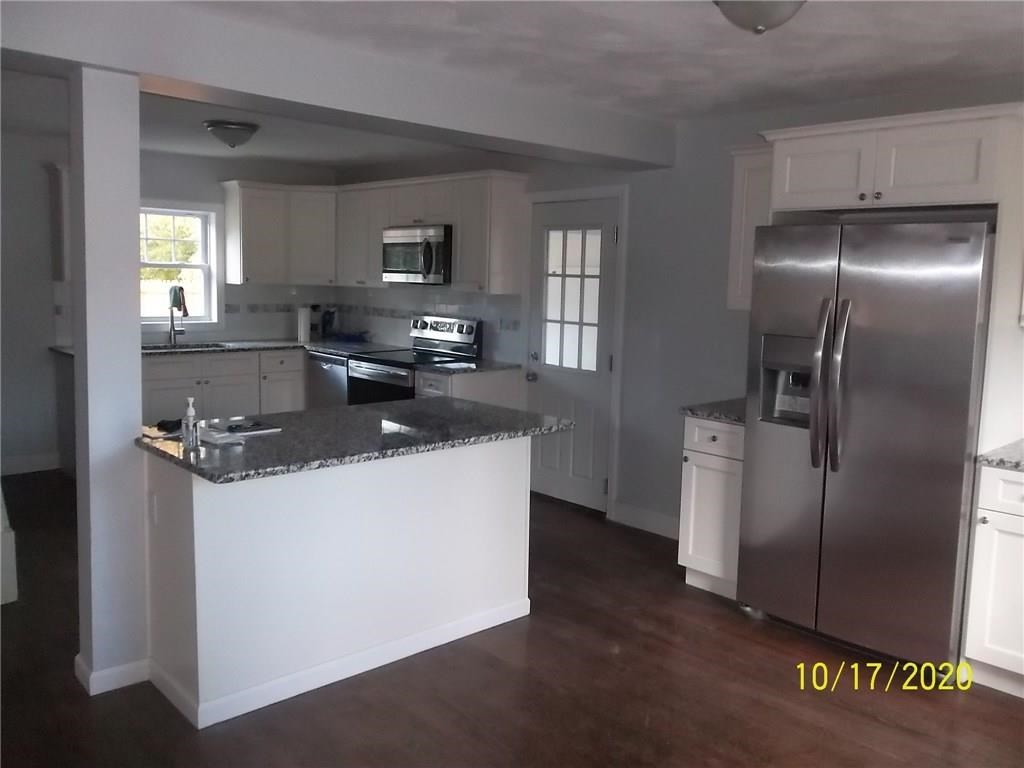 82 Strawberry Field Road Warwick, RI 02886 - Photo 3 of 14 Gallery Image 3