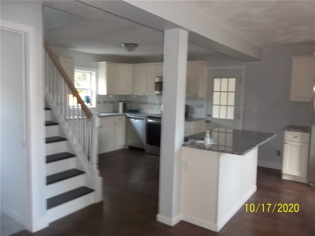 82 Strawberry Field Road Warwick, RI 02886 - Photo 4 of 14 Gallery Image 4