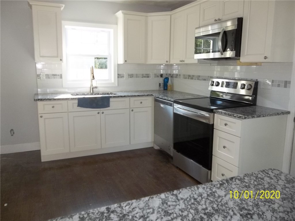 82 Strawberry Field Road Warwick, RI 02886 - Photo 10 of 14 Gallery Image 10