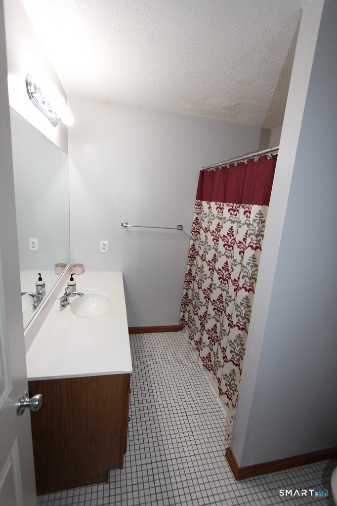 380 Hitchcock Road, Unit 47 Waterbury, CT 06705 - Photo 5 of 21