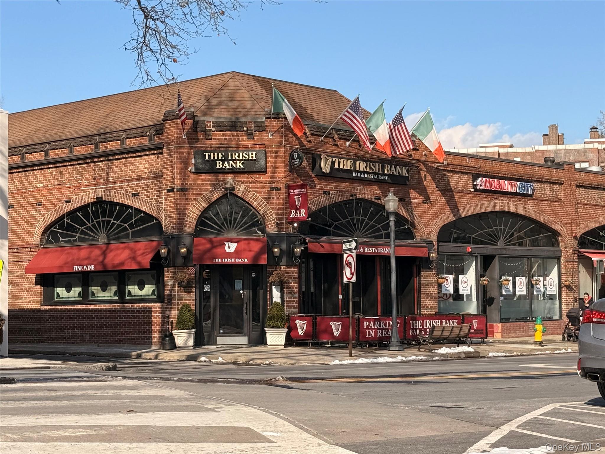 180 Pinewood Road, Unit 10 Hartsdale, NY 10530 - Photo 15 of 16 One of many Hartsdale eateries