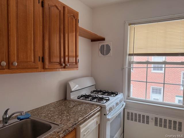 180 Pinewood Road, Unit 10 Hartsdale, NY 10530 - Photo 10 of 16 Anoter view