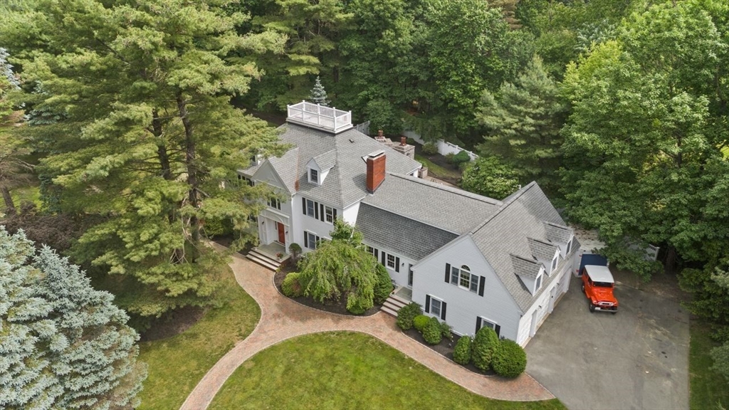 9 Mohawk Lane Lynnfield, MA 01940 - Photo 36 of 42 an aerial view of a house with a yard