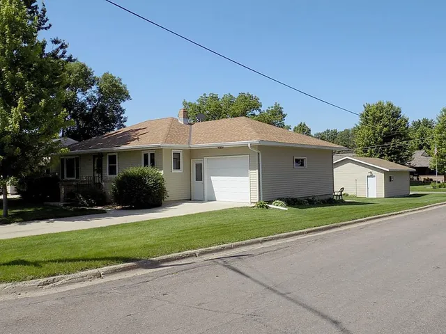 $230,000 | 784 Ash Avenue, Gibbon, MN 55335