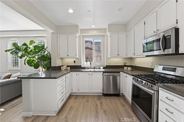 $819,900 | 27 Dietes Court, Ladera Ranch, CA 92694