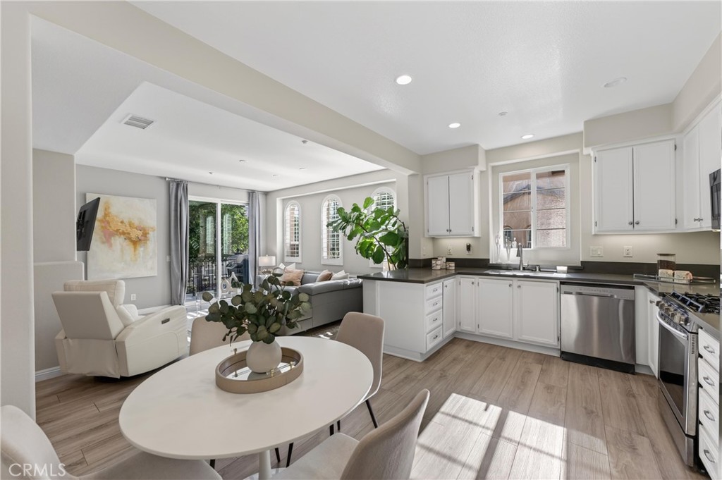 27 Dietes Court Ladera Ranch, CA 92694 - Photo 15 of 46