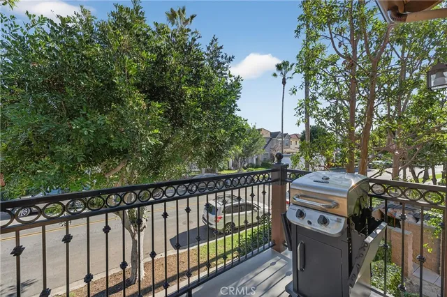 $819,900 | 27 Dietes Court, Ladera Ranch, CA 92694