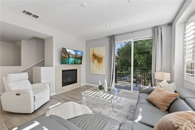 $819,900 | 27 Dietes Court, Ladera Ranch, CA 92694