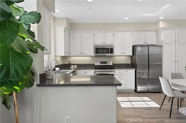 $819,900 | 27 Dietes Court, Ladera Ranch, CA 92694