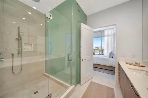 $2,000,000 | 153 North Seabreeze Boulevard, Unit 403, Fort Lauderdale, FL 33304