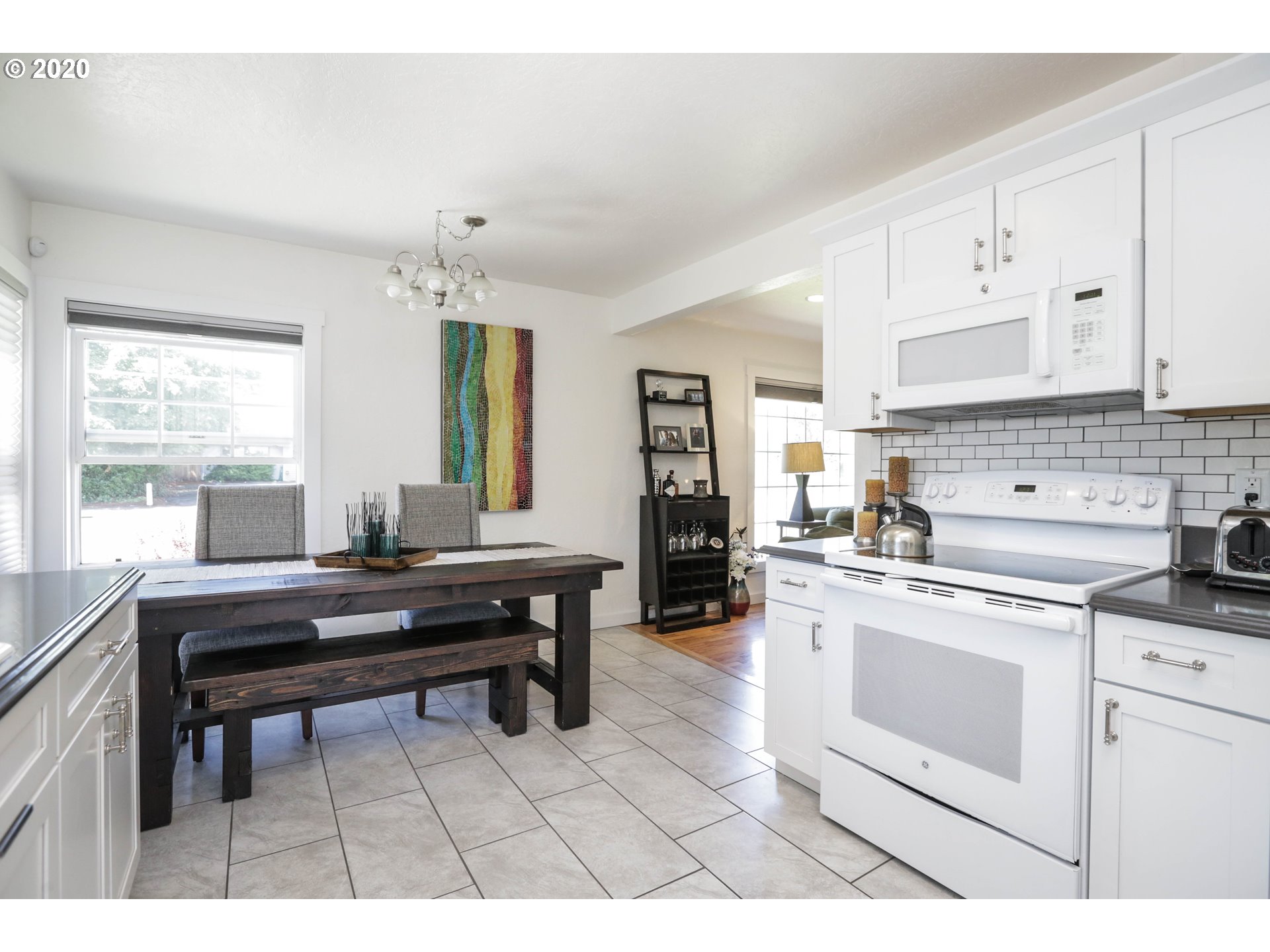 1215 Oakway Road Eugene, OR 97401 - Photo 9 of 25 Gallery Image 9