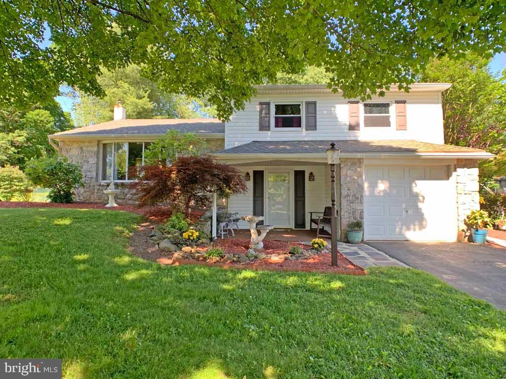 210 Mallard Road Holland, PA 18966 - Photo 2 of 38 Gallery Image 2