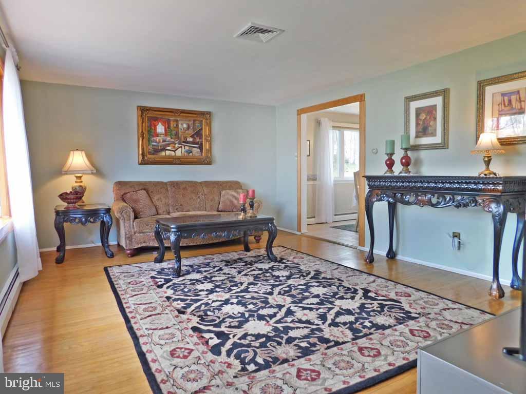 210 Mallard Road Holland, PA 18966 - Photo 7 of 38 Gallery Image 7