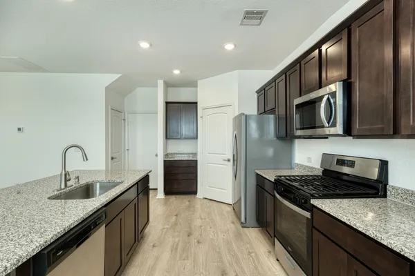 $2,100 | 409 Brody Lane, Georgetown, TX 78626