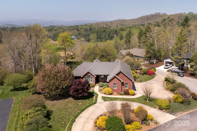 $999,000 | 28 Tudor Crescent Court, Hendersonville, NC 28739